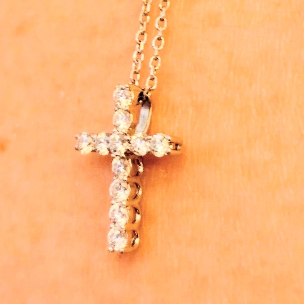 Elegant Silver Cross Pendant Necklace